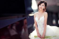 “网红餐厅”食品安全问题：消费者曝餐厅菜品中含异物，店家反应冷漠！