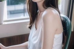 赵丽颖的“背后代言”，明星资源交换的潜规则