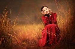 顶流爱豆竟是“老赖之子”？其父拖欠工资百万住豪宅，粉丝集资为其父还债引众怒