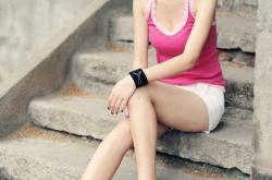 “餐饮行业”过期食材问题：知名餐厅因使用过期食材被曝卫生问题，顾客要求退款！